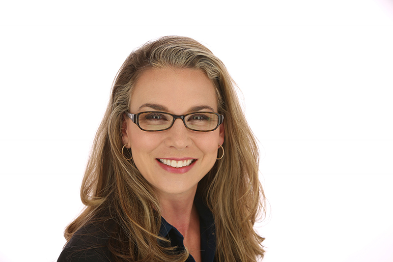 Headshot of Jennifer Mensik Kennedy